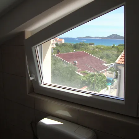 Adria Sun فوديس